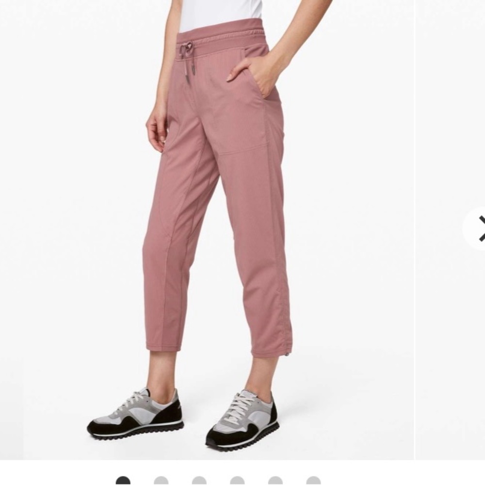 Lululemon Dance Studio Crops 25” Size 10.  Colour Red Dust